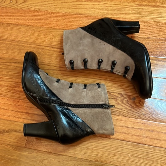 Aerosoles size 7.5 vintage style boots - Picture 3 of 6